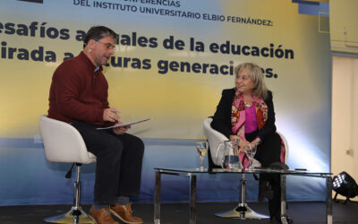 La Mag. María Teresa Lugo llegó a Uruguay con su conferencia sobre modelos híbridos en educación