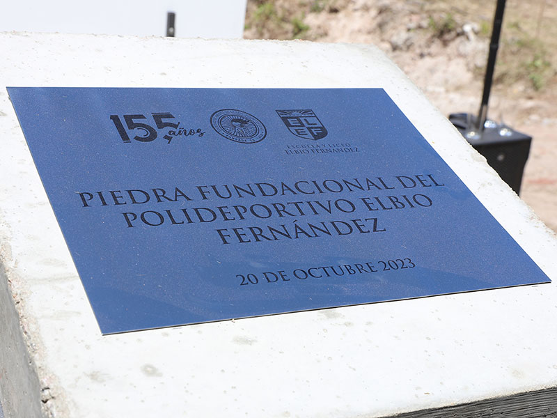 Piedra fundacional – Polideportivo Elbio Fernández